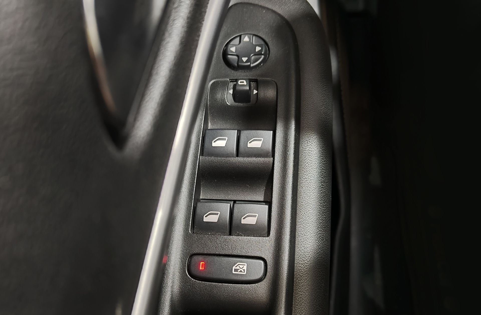 Jeep Avenger 1.2 G Altitude - foto 36