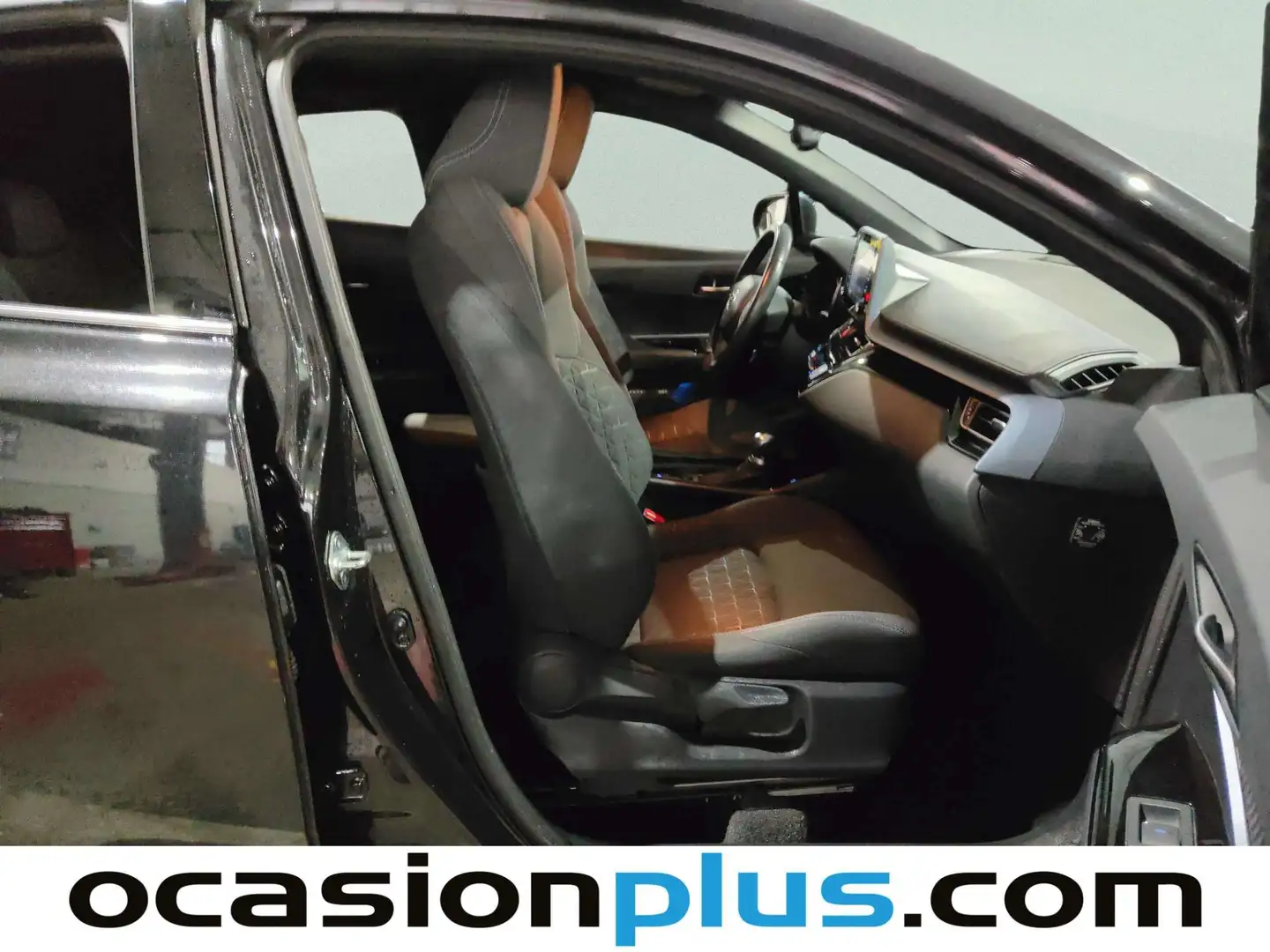 Foto Toyota C-HR Toyota C-HR 1.8 125H Advance (122 CV)