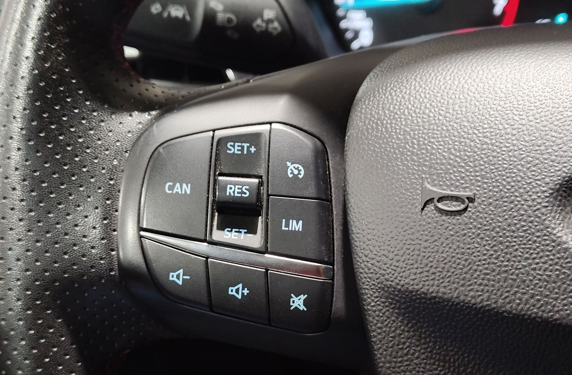 Ford Fiesta 1.0 EcoBoost MHEV ST-Line - foto 23