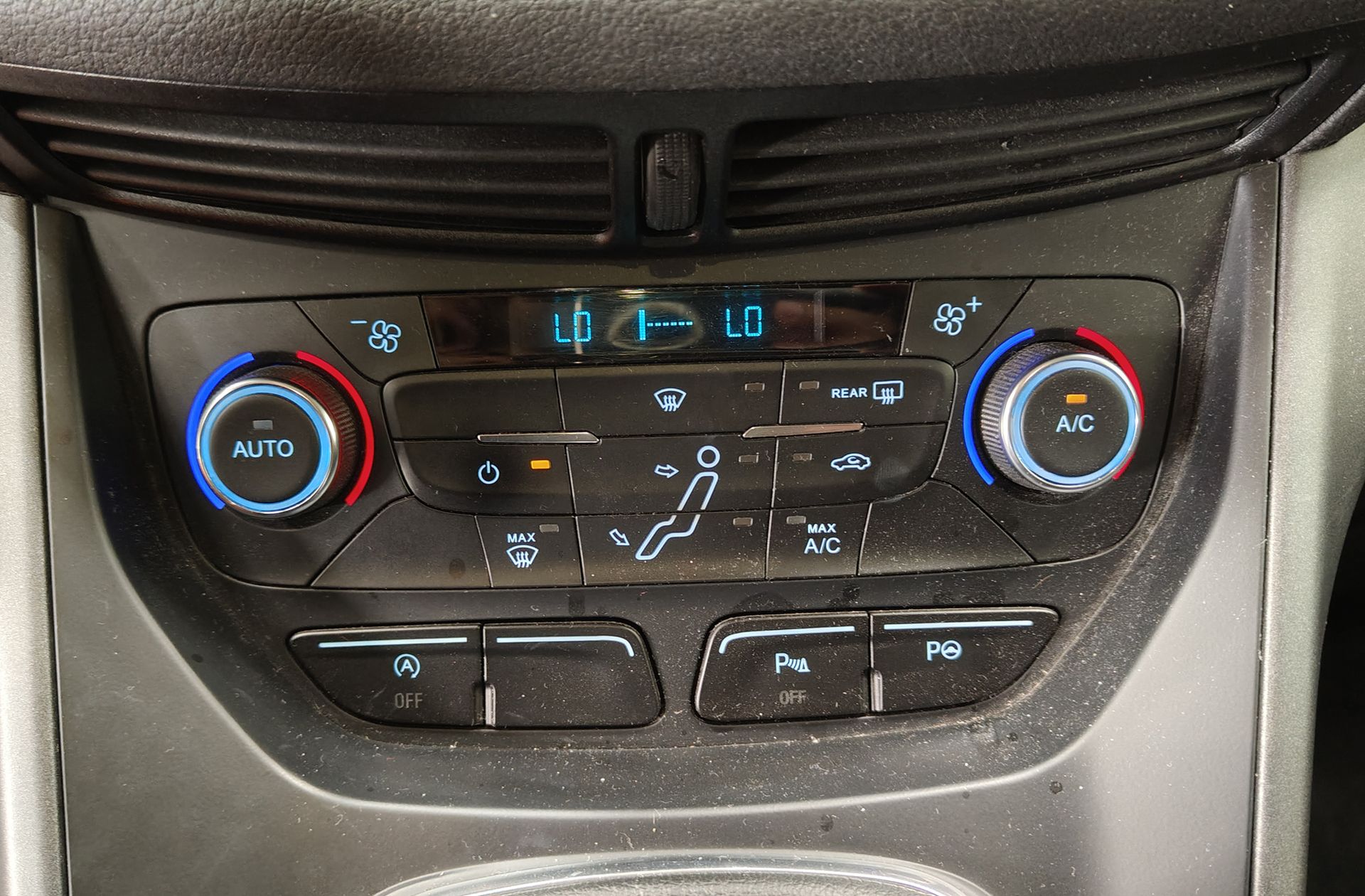 Ford C-Max 1.0 EcoBoost Trend+ - foto 26