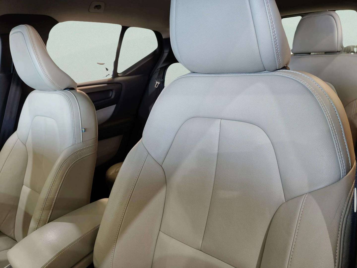 Foto Volvo XC40 Volvo XC40 D3 Momentum Auto 110 kW (150 CV)