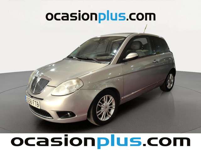 Lancia Ypsilon 1.4 16v Platino (95 CV) de segunda mano