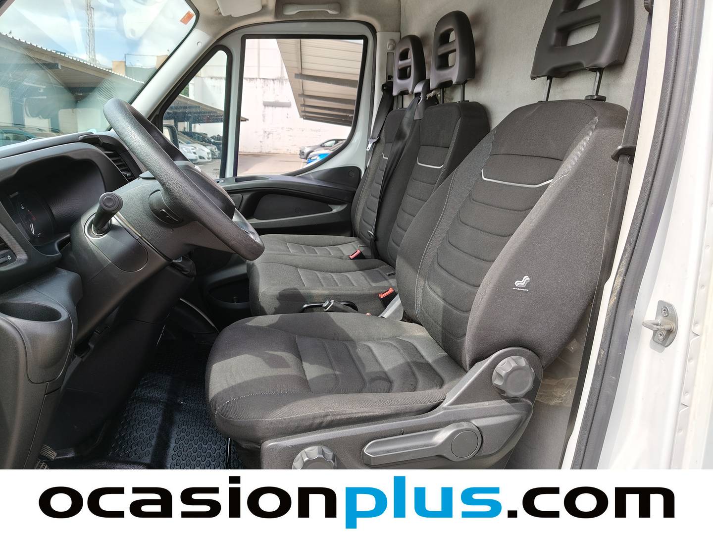 Foto asientos delanteros Iveco Daily Iveco Daily Furgon 35S 16 V 4100/H2 (156 CV)