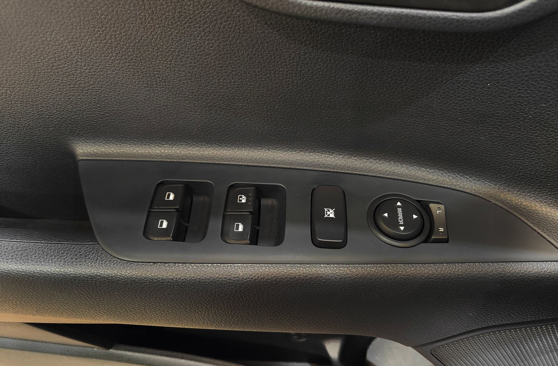 Kia Stonic 1.0 T-GDi MHEV Concept - foto 28