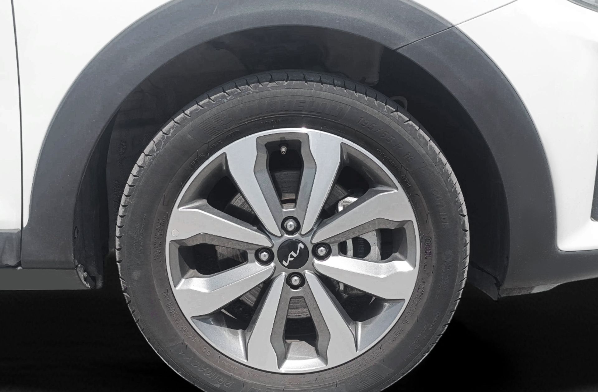 Kia Stonic 1.0 T-GDi MHEV Concept - foto 32
