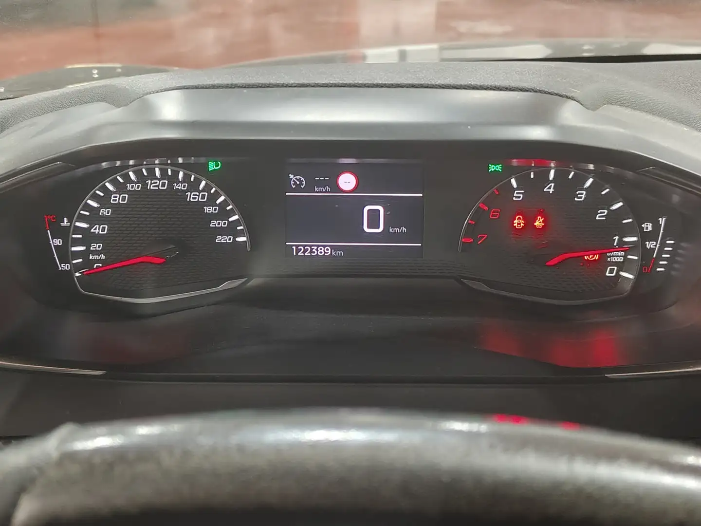 Foto Peugeot 208 Peugeot 208 BlueHDi 100 Allure (100 CV)