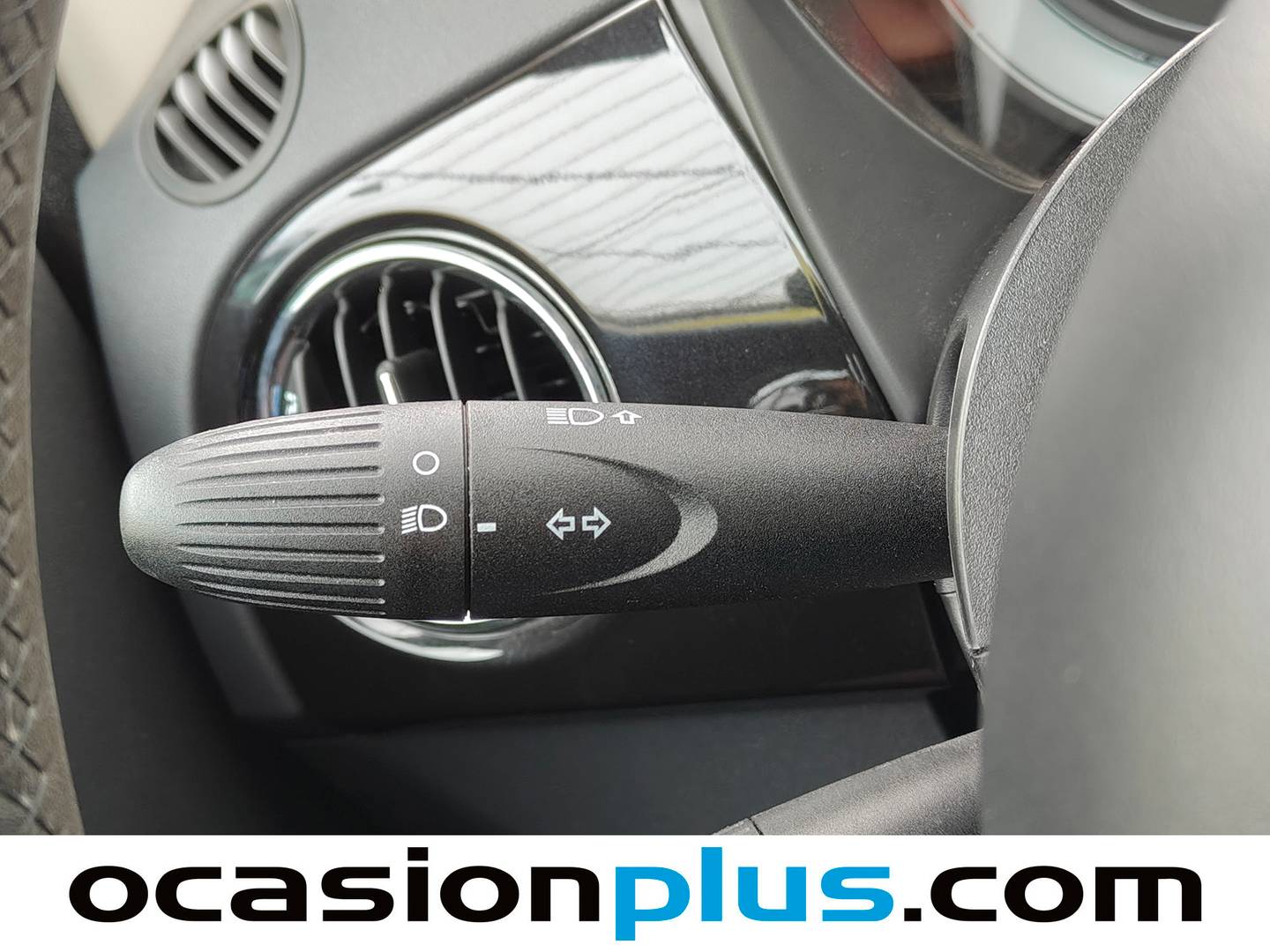Equipamiento del Fiat 500 Fiat 500 1.2 8v Lounge (69 CV)