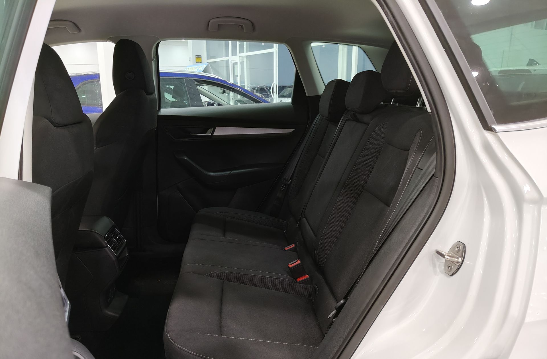 Škoda Karoq 2.0 TDI Selection 85 - foto 15