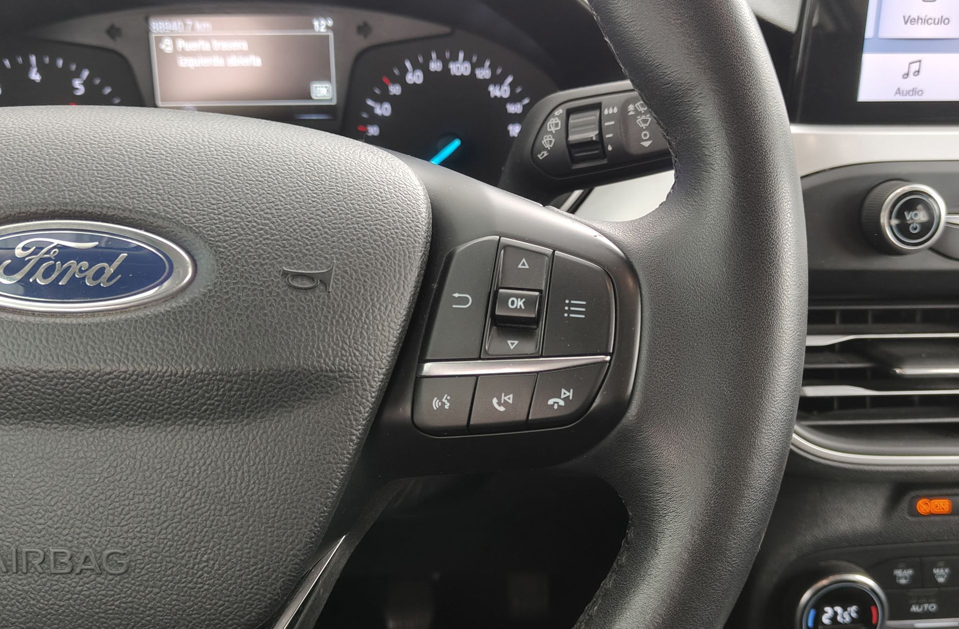 Ford Focus 1.0 EcoBoost Trend+ - foto 28