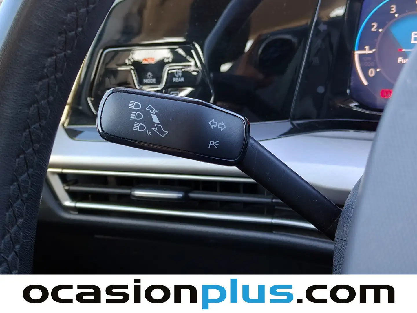 Foto Volkswagen Golf Volkswagen Golf Life 1.0 eTSI  (110 CV) DSG