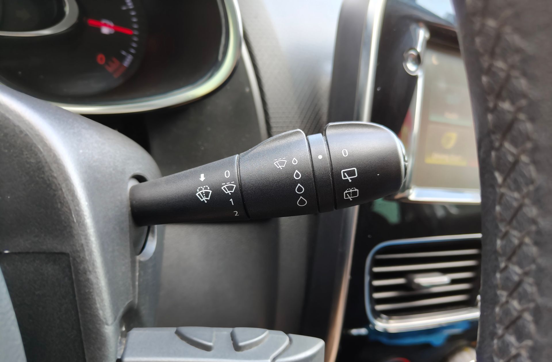 Renault Clio Limited TCe - foto 28
