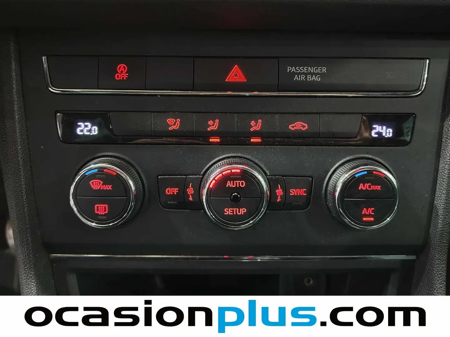 Foto Seat León SEAT León 1.6 TDI S&S Style Connect Plus (110 CV)