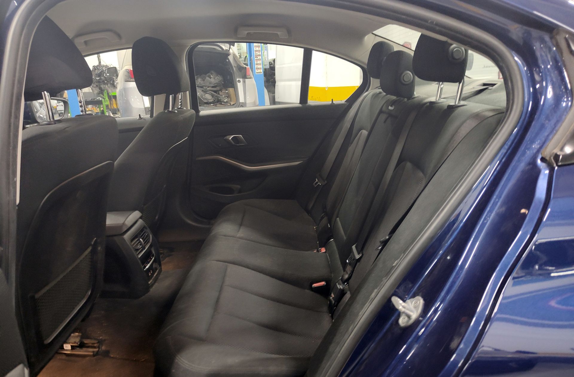 BMW Serie 3 318d - foto 11