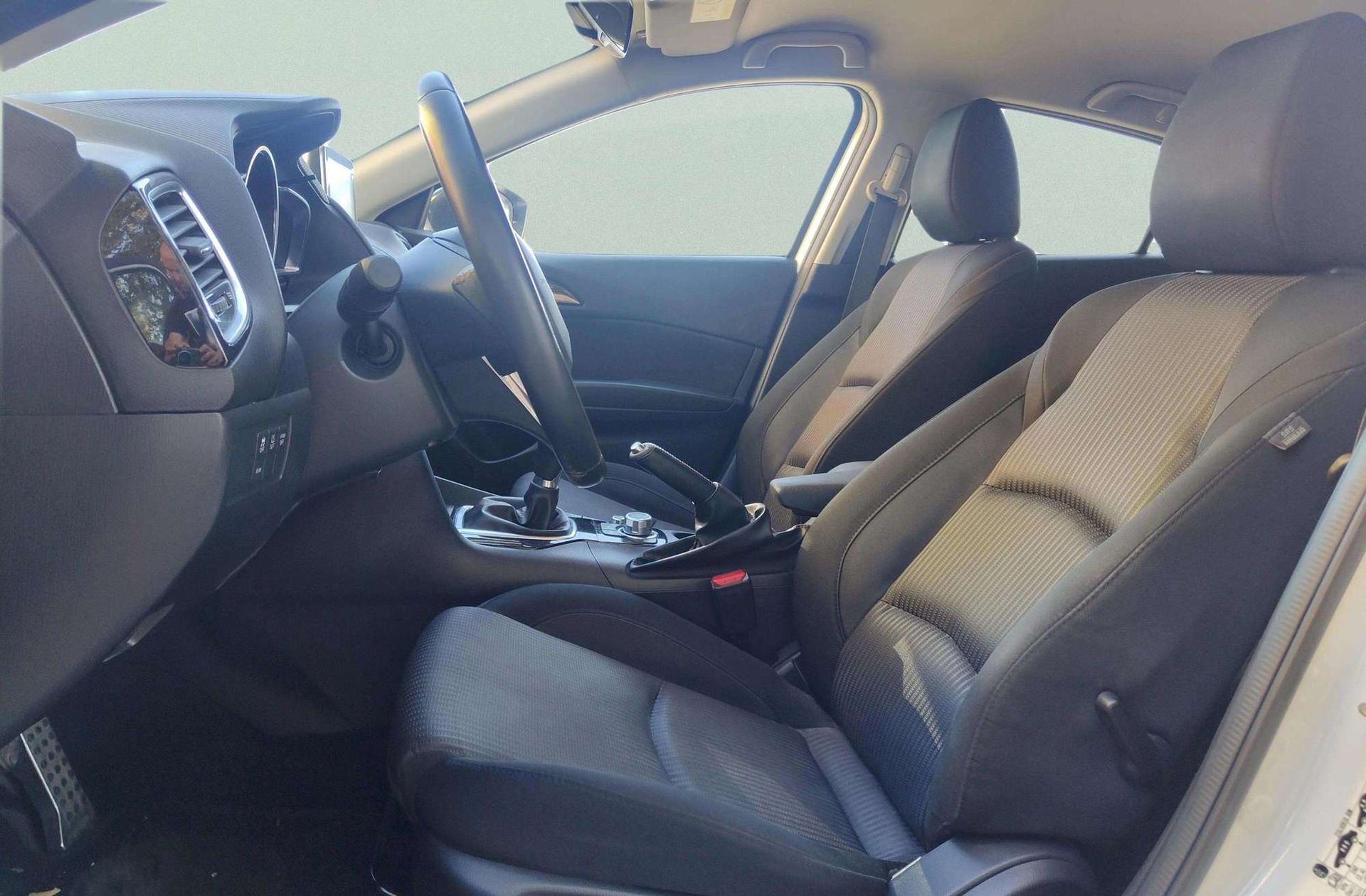 Mazda3 2.2 DE Luxury - foto 11
