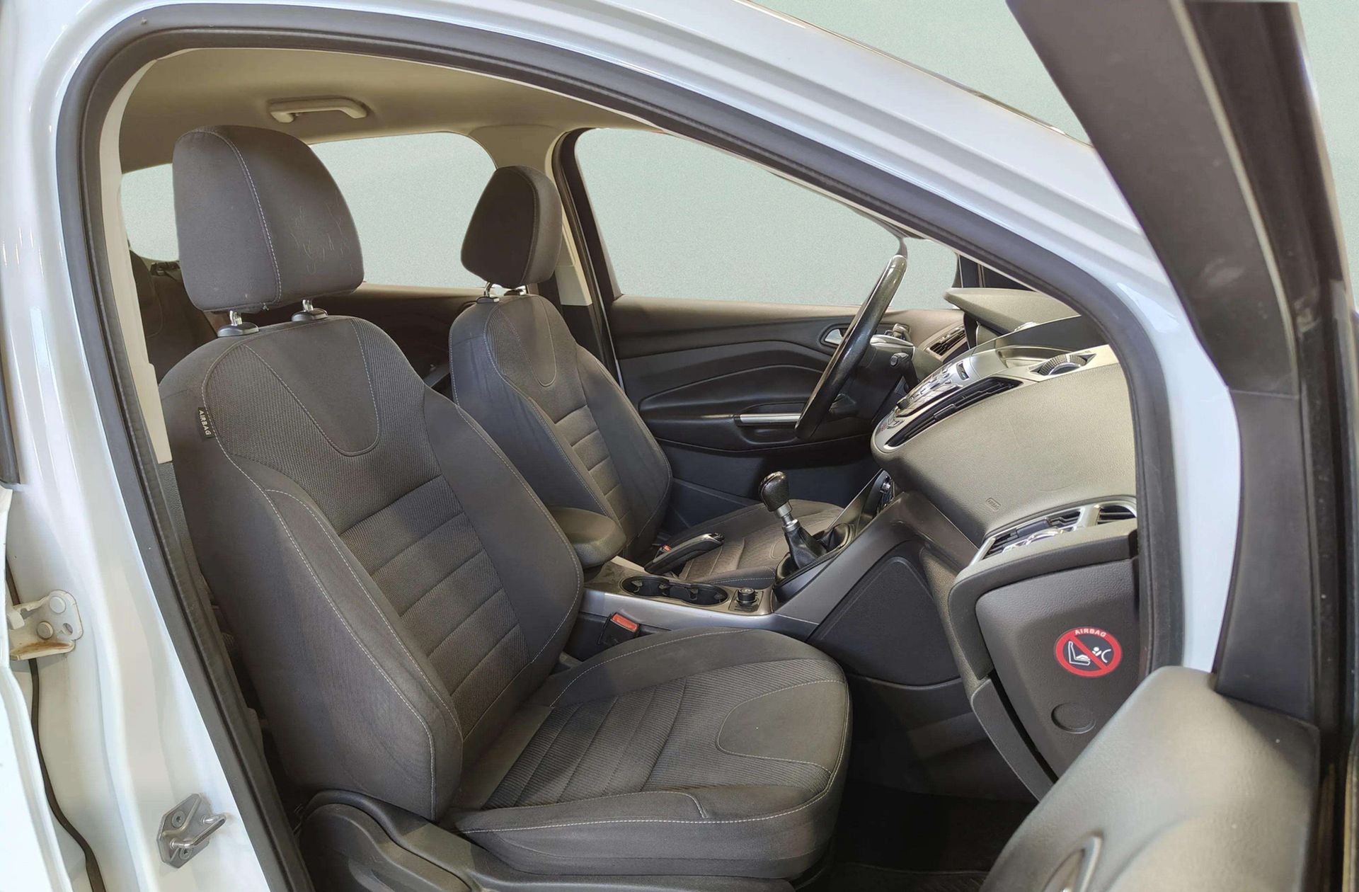 Ford Kuga 2.0 TDCi Trend 4x2 - foto 14