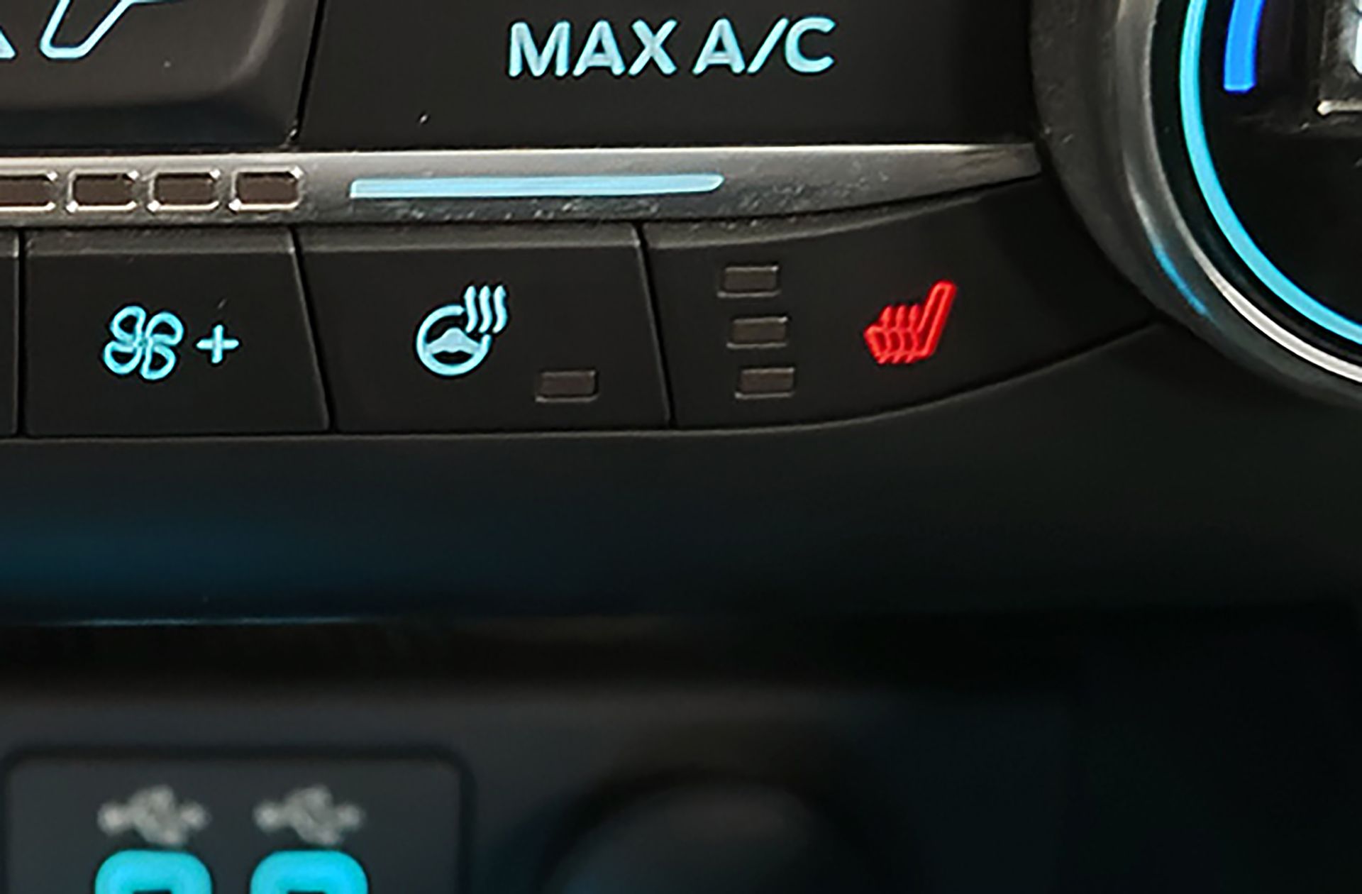 Ford Kuga 2.0 EcoBlue Titanium 4x4 - foto 7