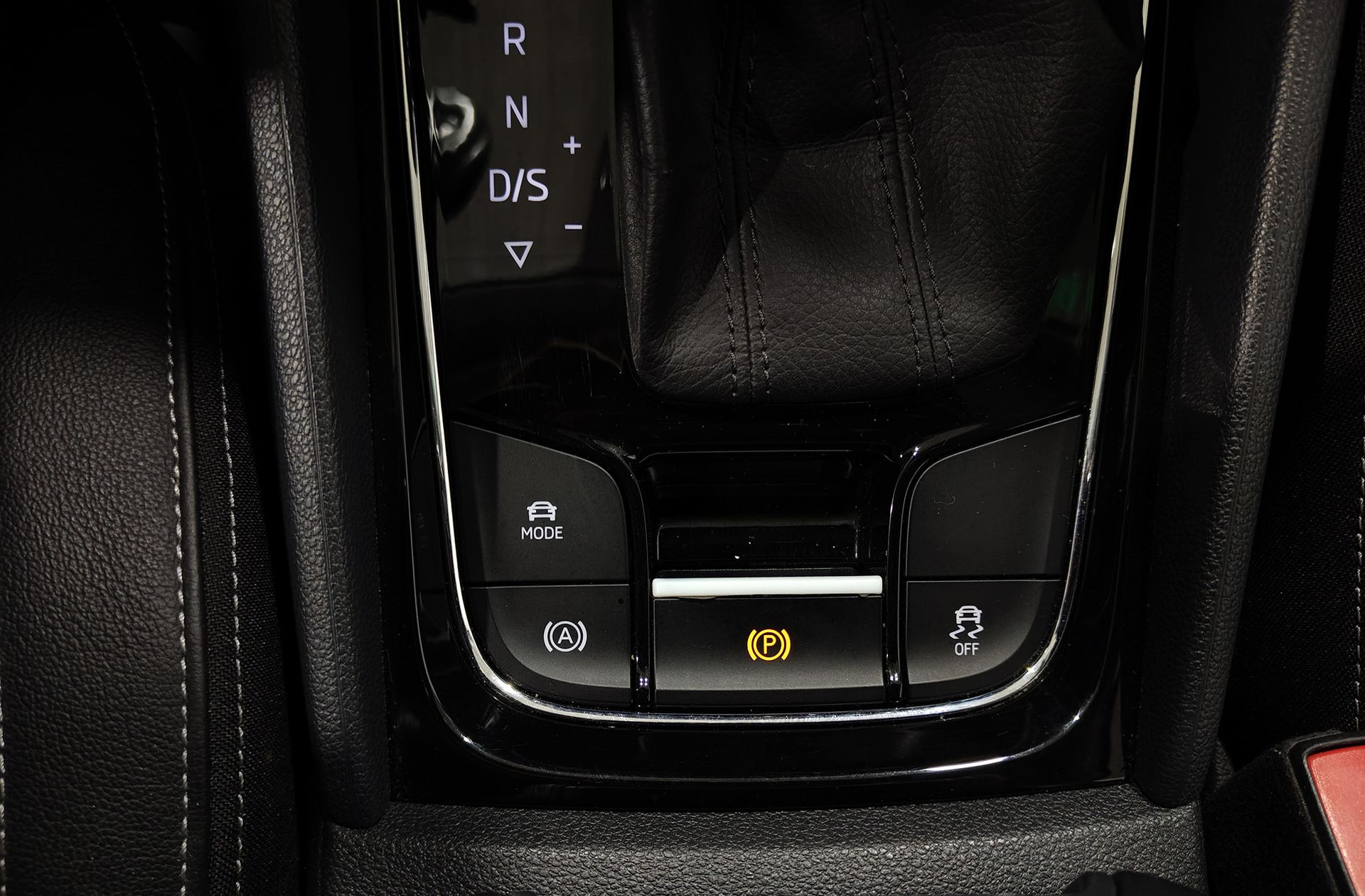 Škoda Karoq 1.5 TSI ACT Style DSG - foto 32