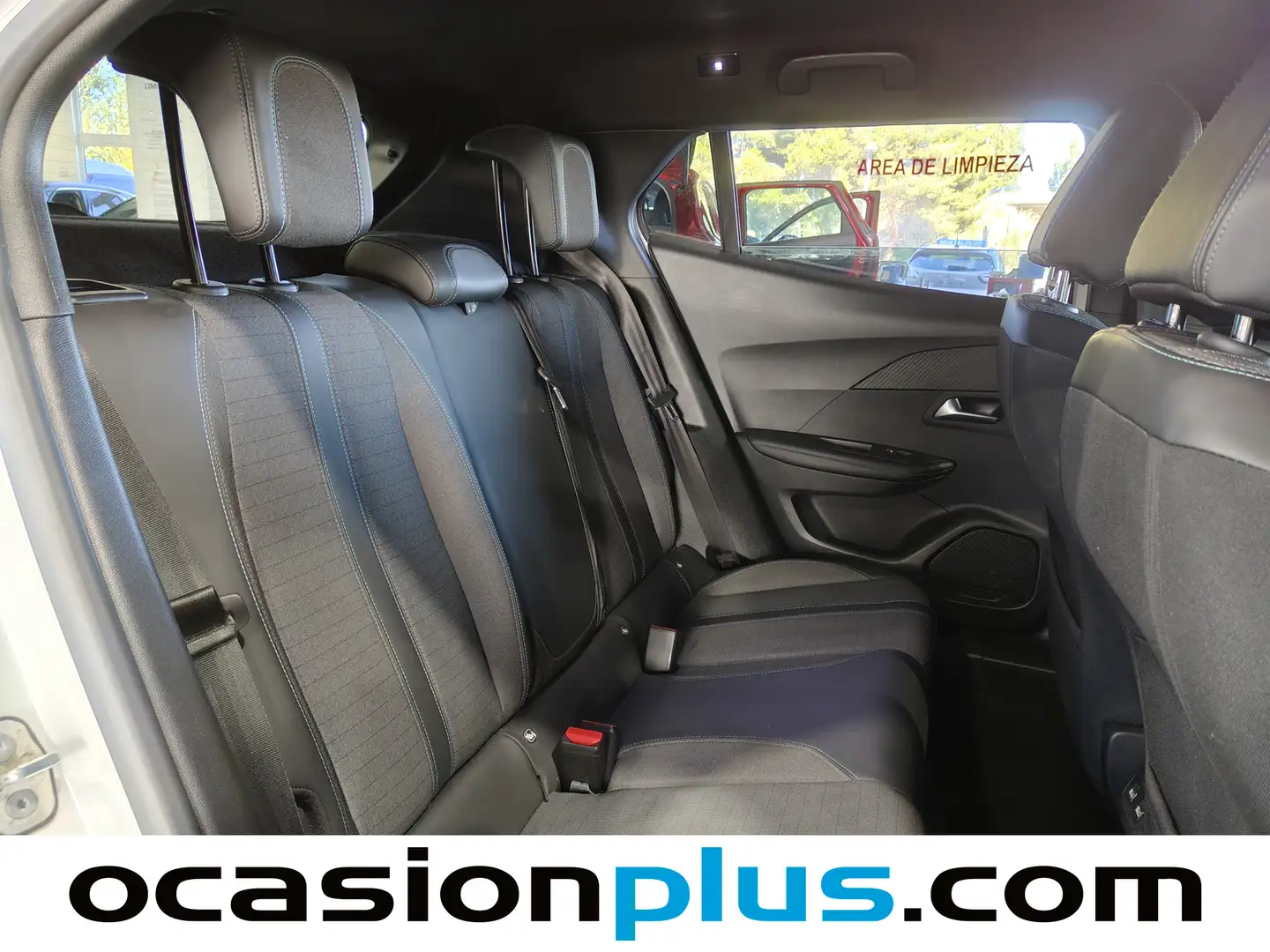 Foto Peugeot 2008 Peugeot 2008 PureTech 130 S&S Allure Pack (130 CV)