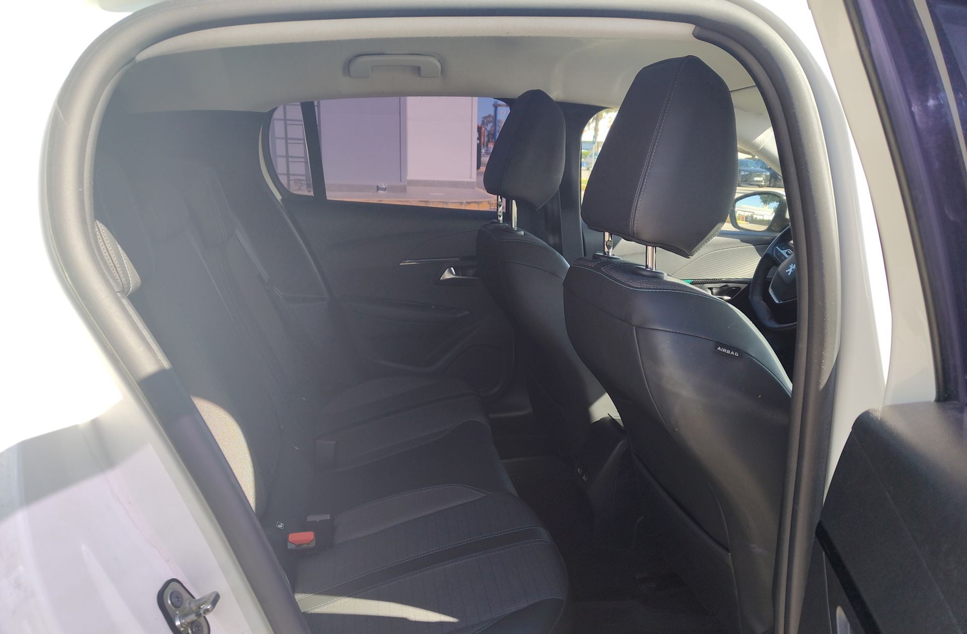 Peugeot 208 PureTech 100 Allure - foto 13