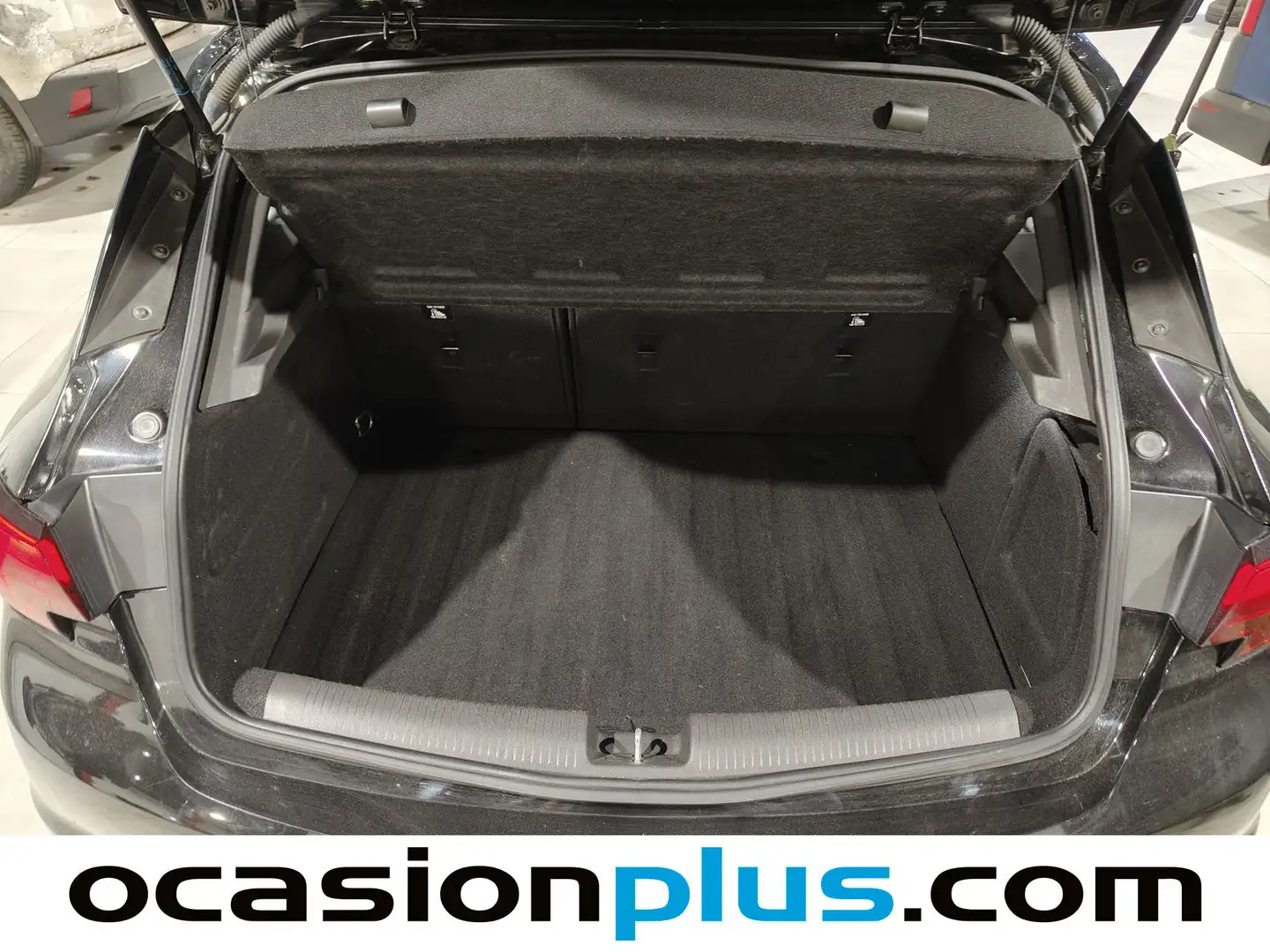 Foto Opel Astra Opel Astra 1.2 Turbo SHL Edition (110 CV)