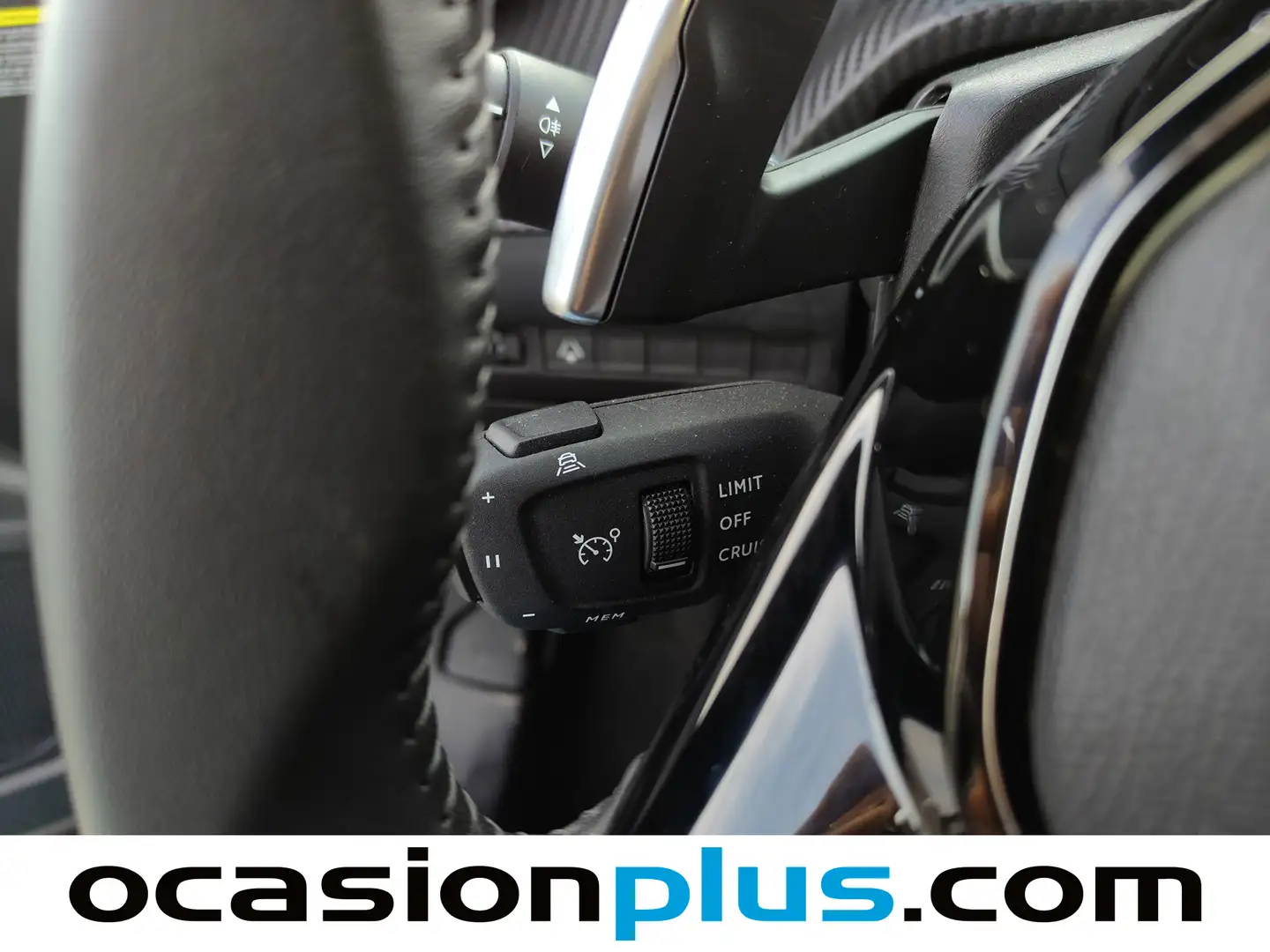 Foto Peugeot 2008 Peugeot 2008 Allure Hybrid eDCS6  (136 CV)