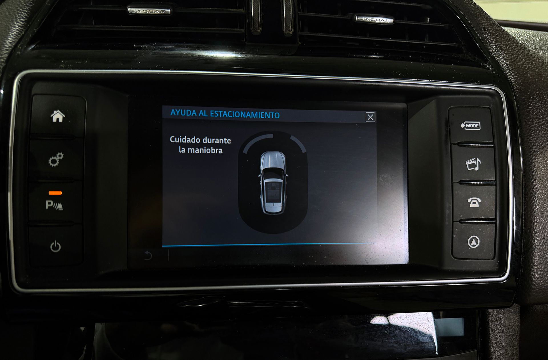 Jaguar F-Pace 2.0L i4D Prestige AWD - foto 8