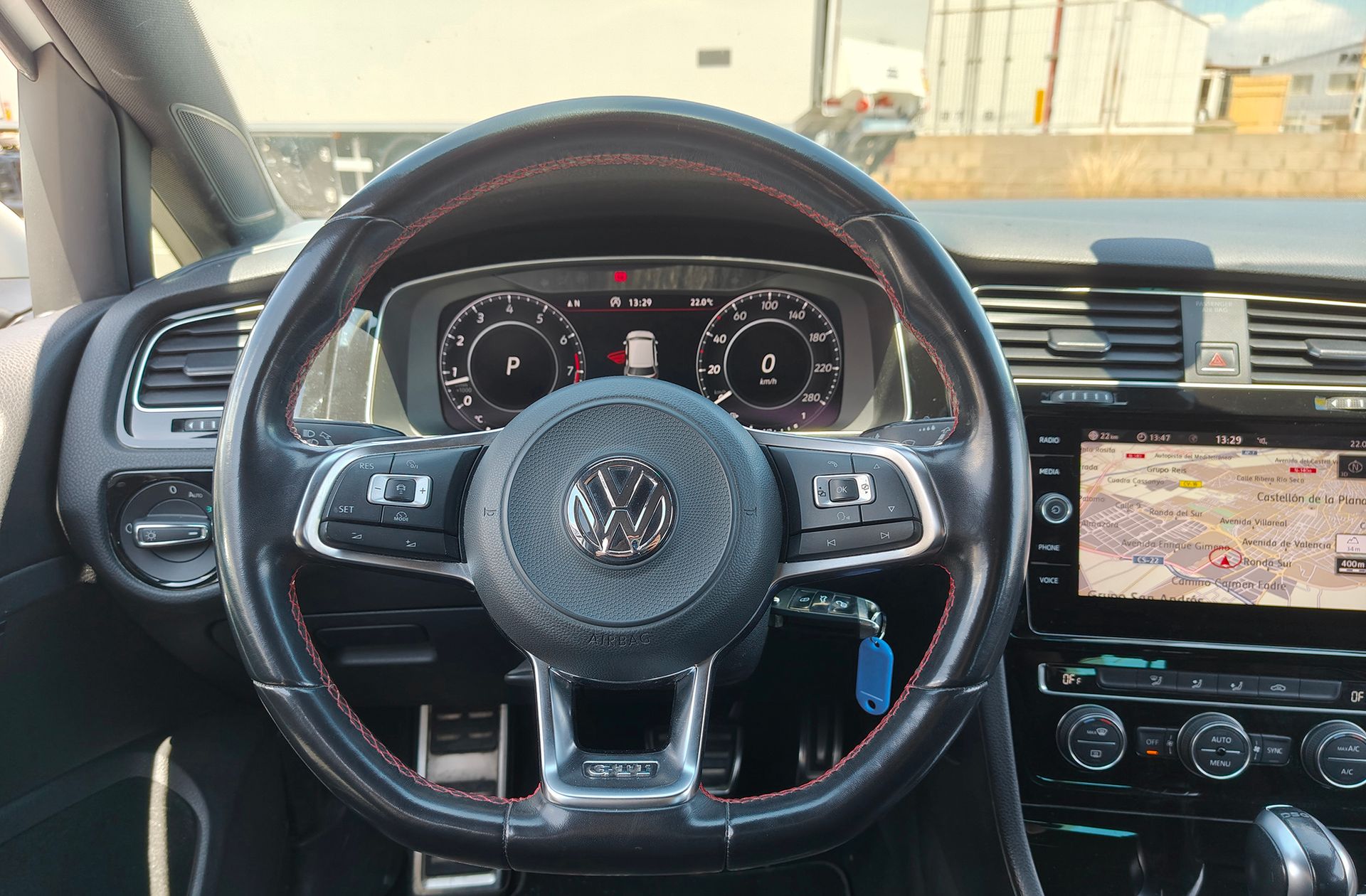 Volkswagen Golf GTI 2.0 TSI DSG - foto 22