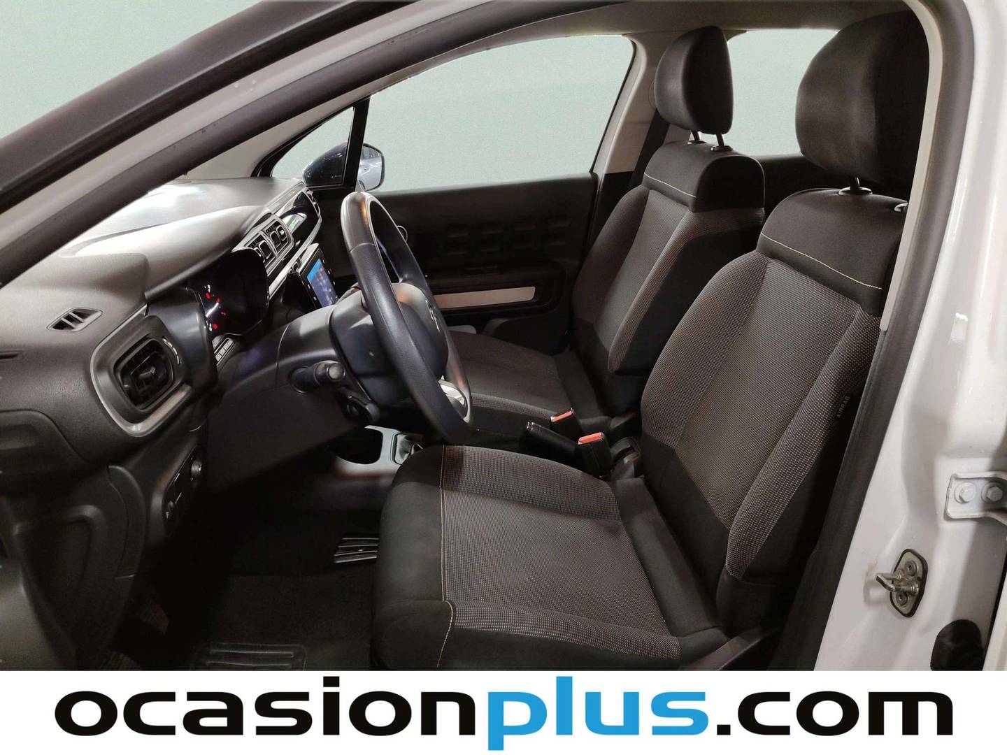 Foto asientos delanteros Citroën C3 Citroën C3 PureTech 83 Plus (83 CV)