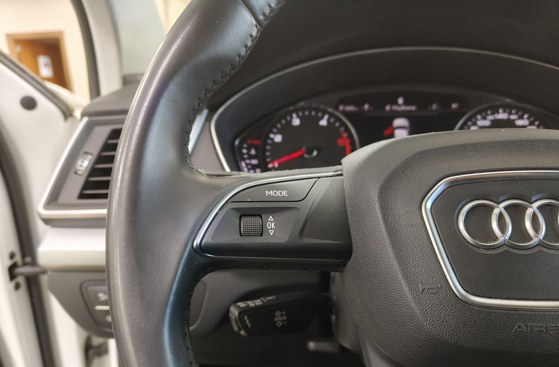 Audi Q5 Advanced 2.0 TDI - foto 27