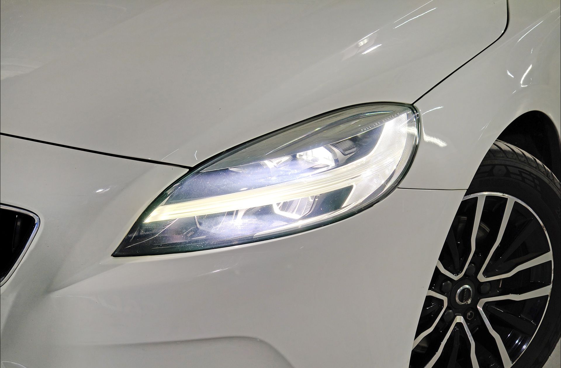 Volvo V40 T2 Momentum - foto 17