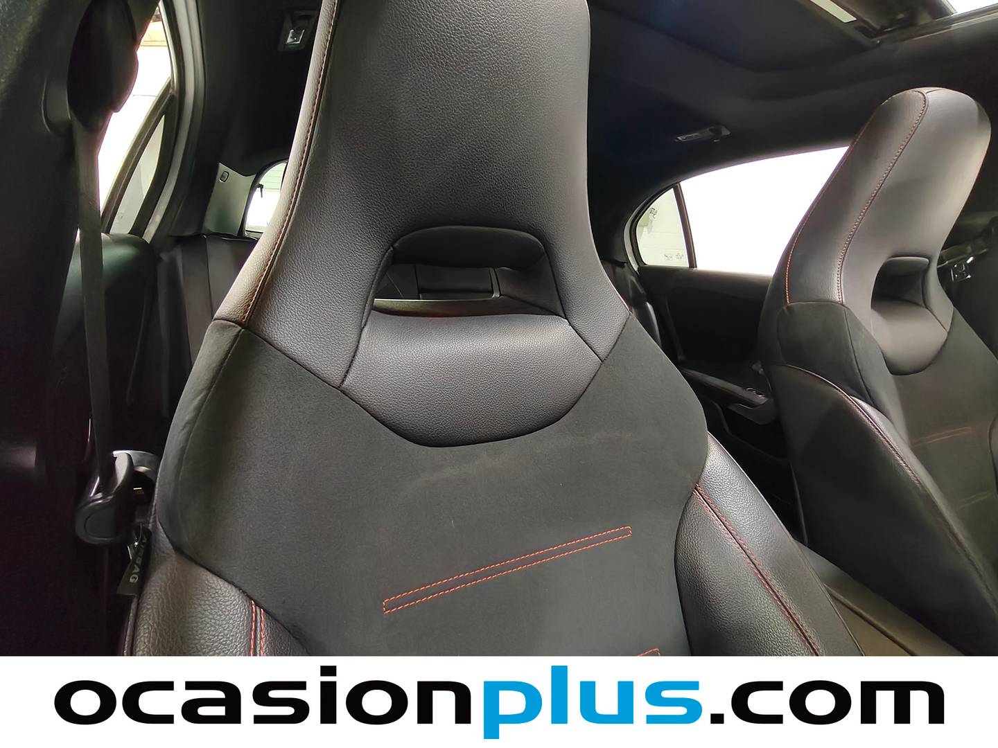 Equipamiento del Mercedes Clase A Mercedes-Benz Clase A 180 (136 CV)Pack AMG