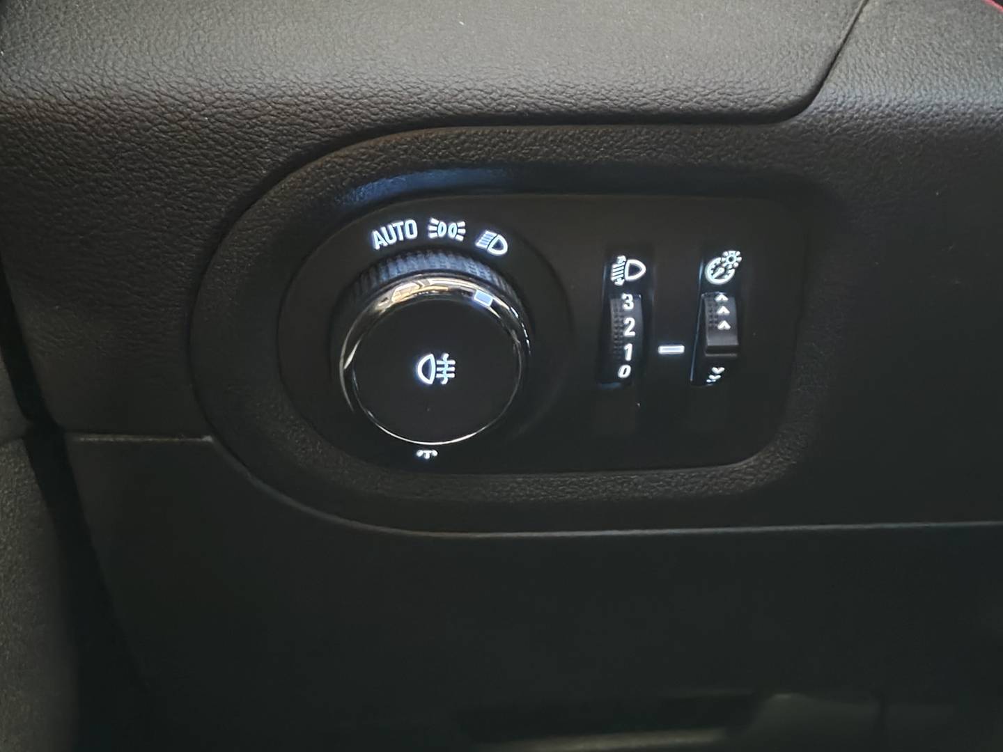 Foto Opel Grandland X Opel Grandland X 1.6 CDTi Selective (120 CV)