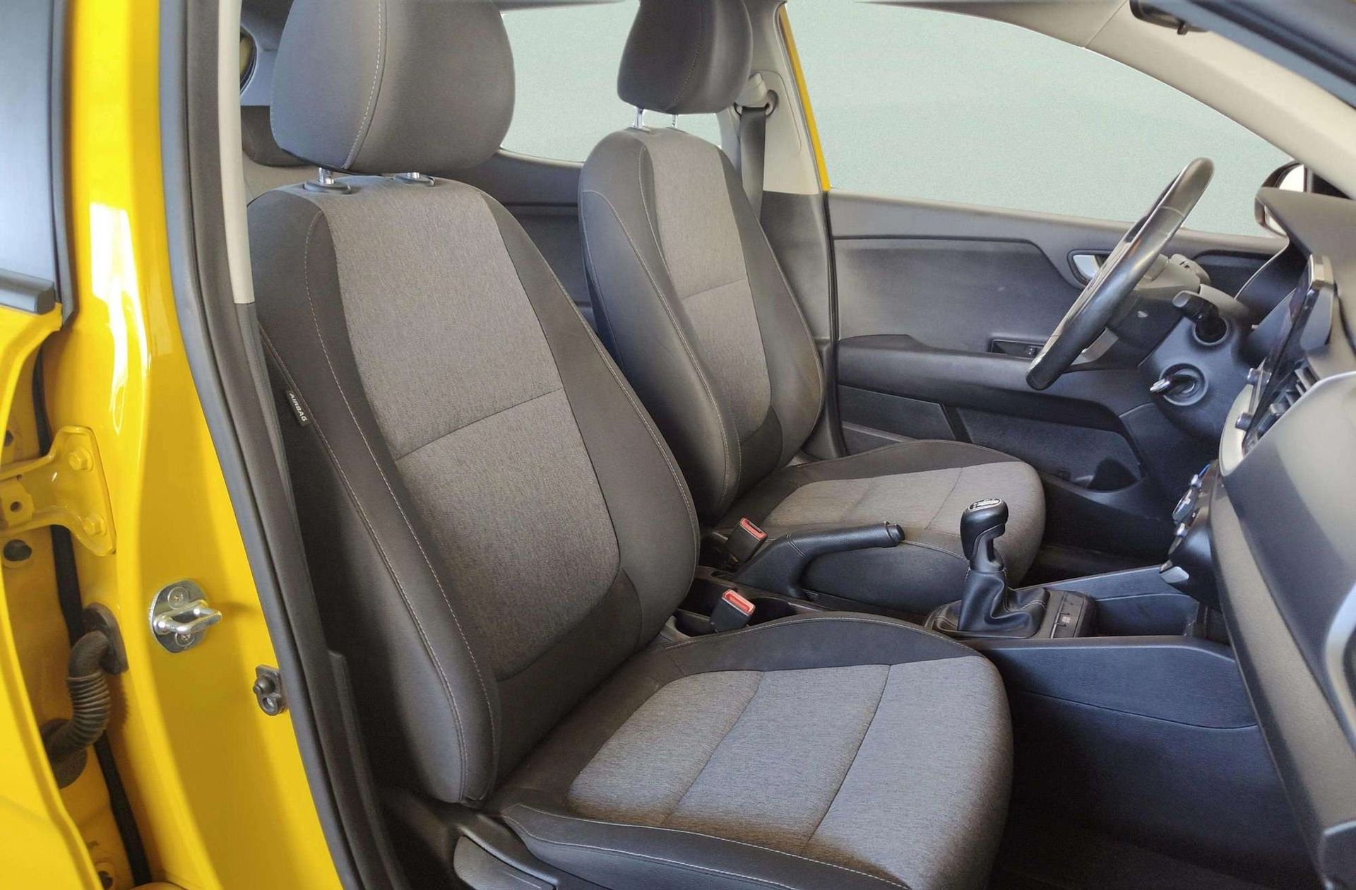 Kia Stonic 1.0 T-GDi MHEV iMT Concept - foto 15