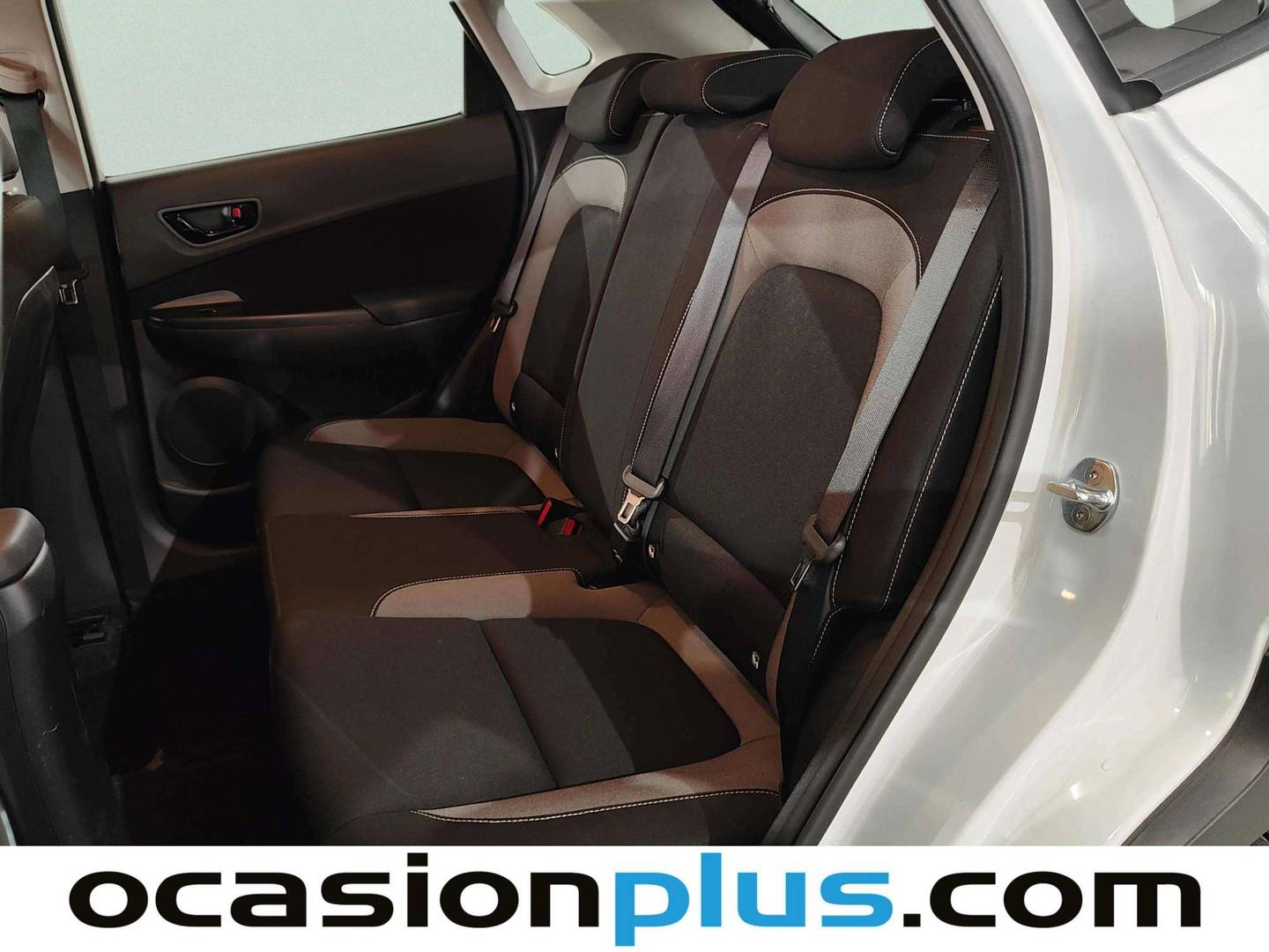 Foto asientos traseros Hyundai Kona Hyundai Kona 1.6 GDI HEV Klass DT (141 CV)