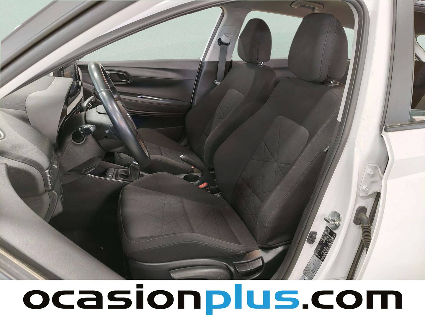 Foto asientos delanteros Hyundai Bayon Hyundai Bayon 1.0 TGDI 48V Maxx (100 CV)