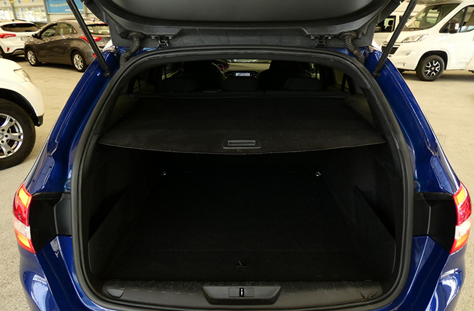 Peugeot 308 SW PureTech 130 GT Line EAT8 - foto 24