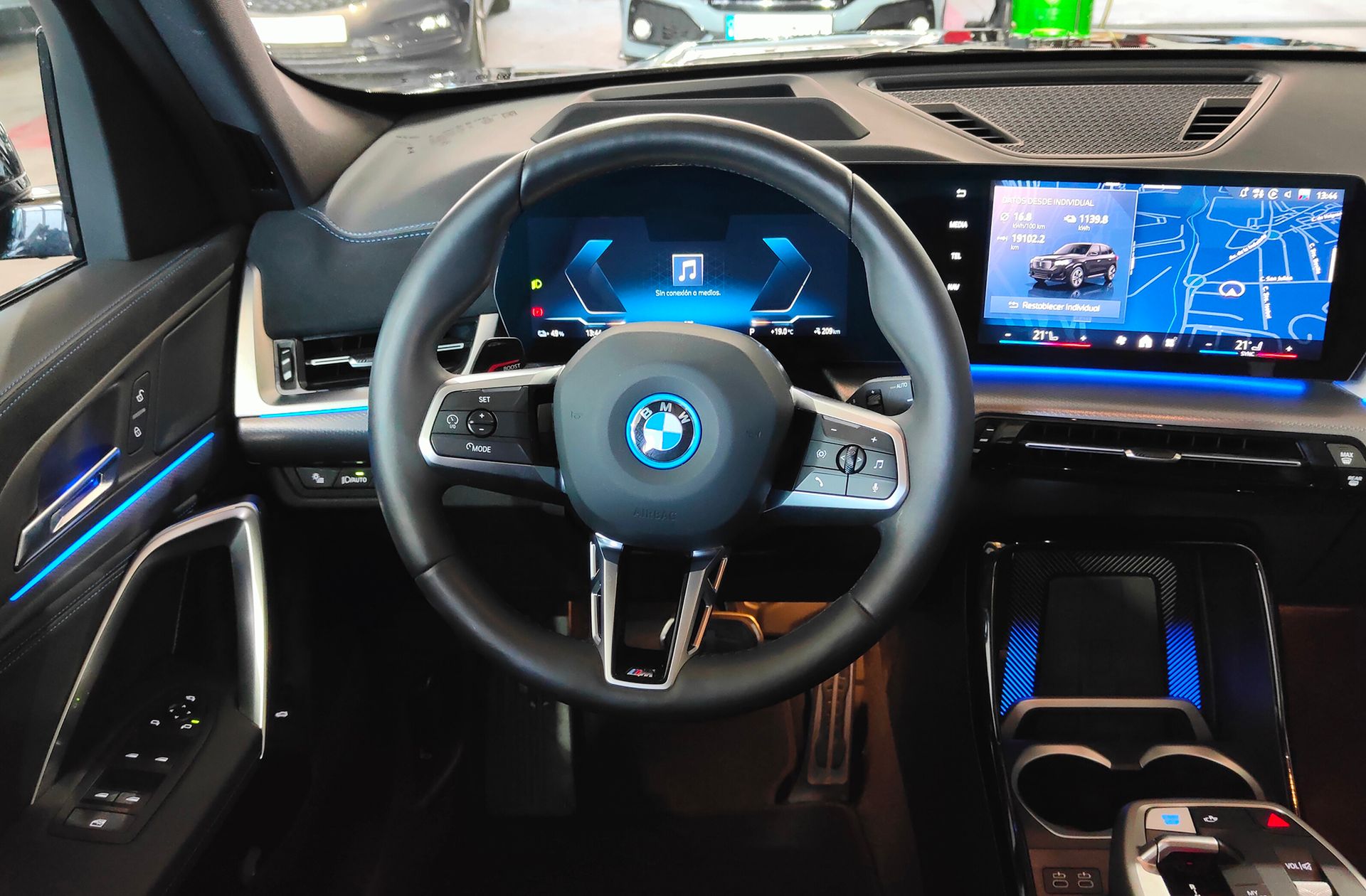 BMW iX1 eDrive20 - foto 25
