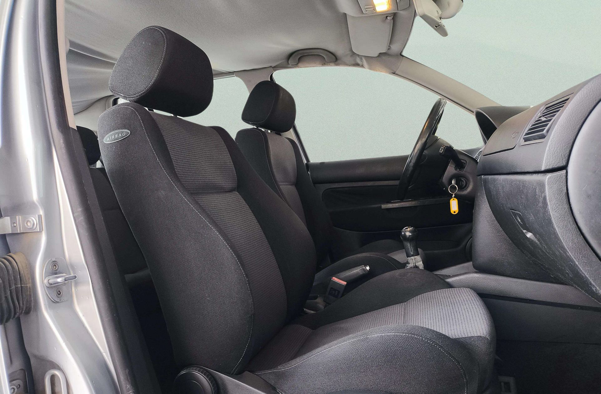 Volkswagen Golf Advance 1.9 TDI - foto 14