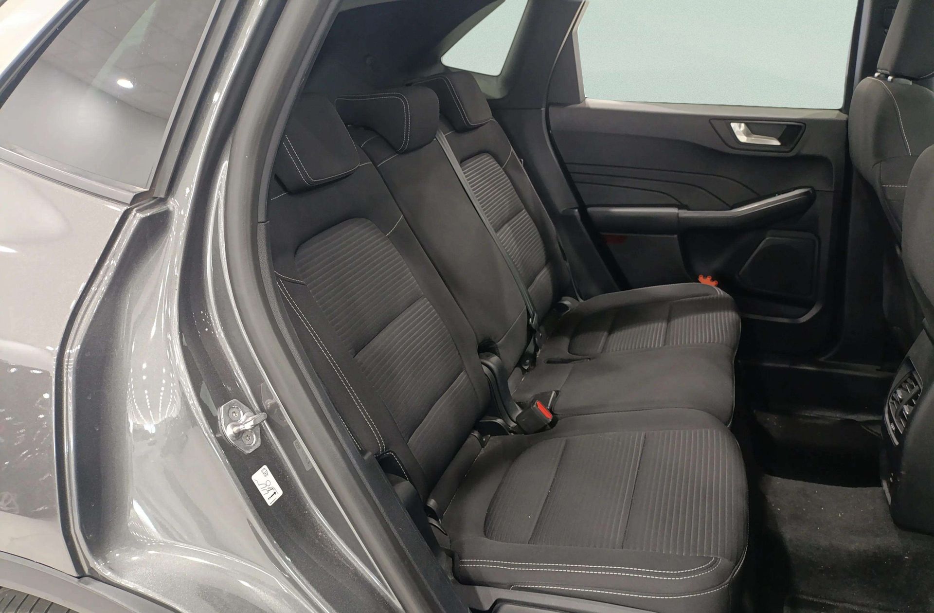 Ford Kuga 2.0 EcoBlue MHEV Titanium - foto 18