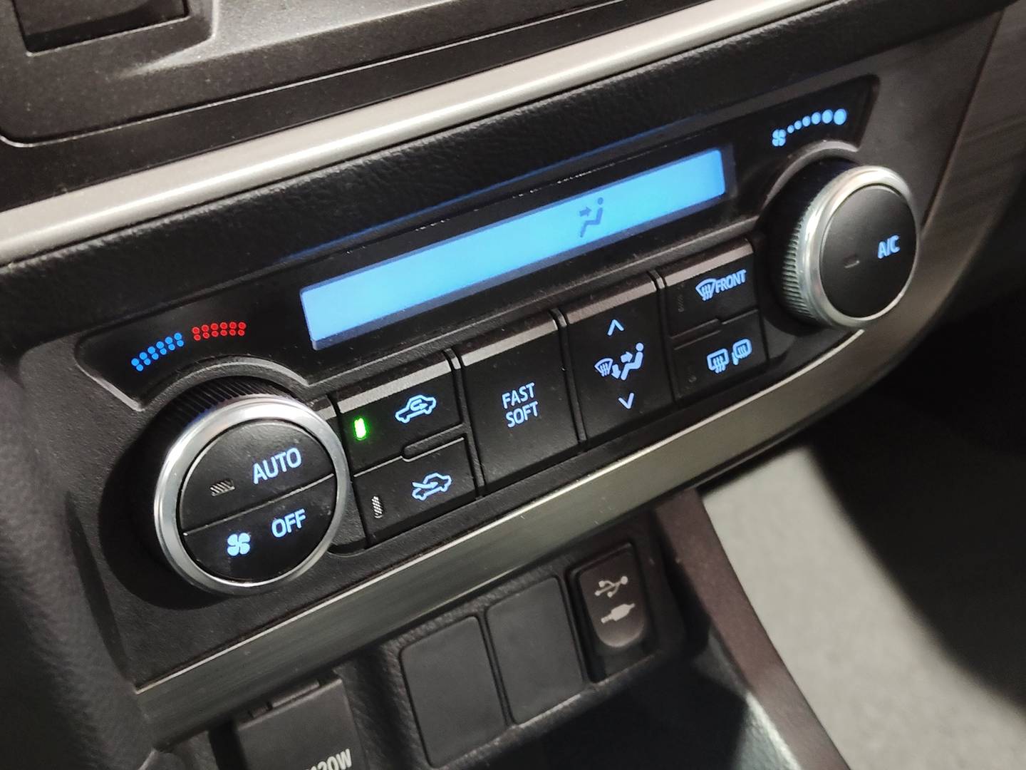 Foto Toyota Auris Toyota Auris 90D Live (90 CV)