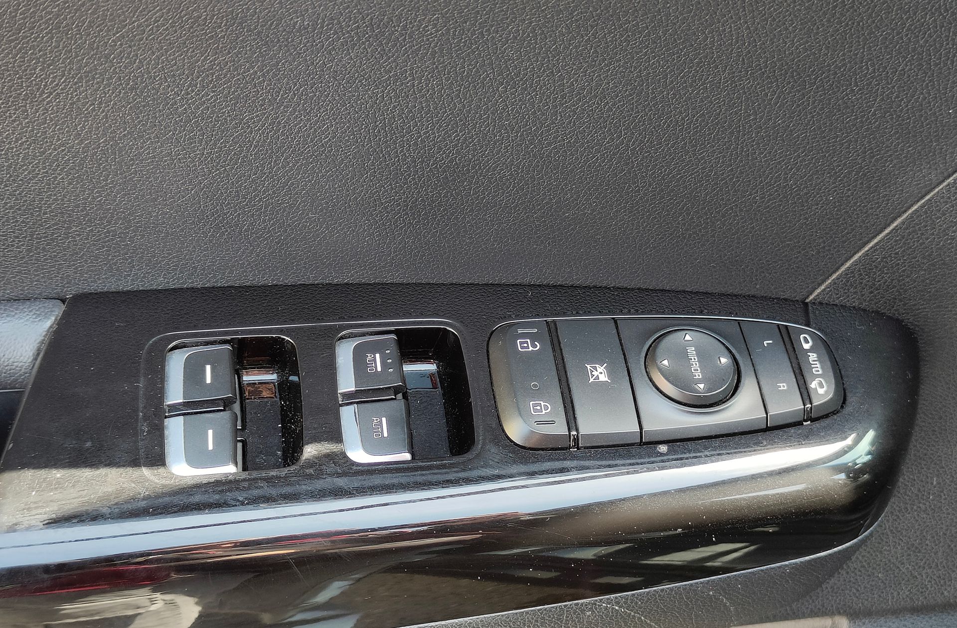 Kia Sportage 1.6 MHEV Drive 4x2 - foto 18