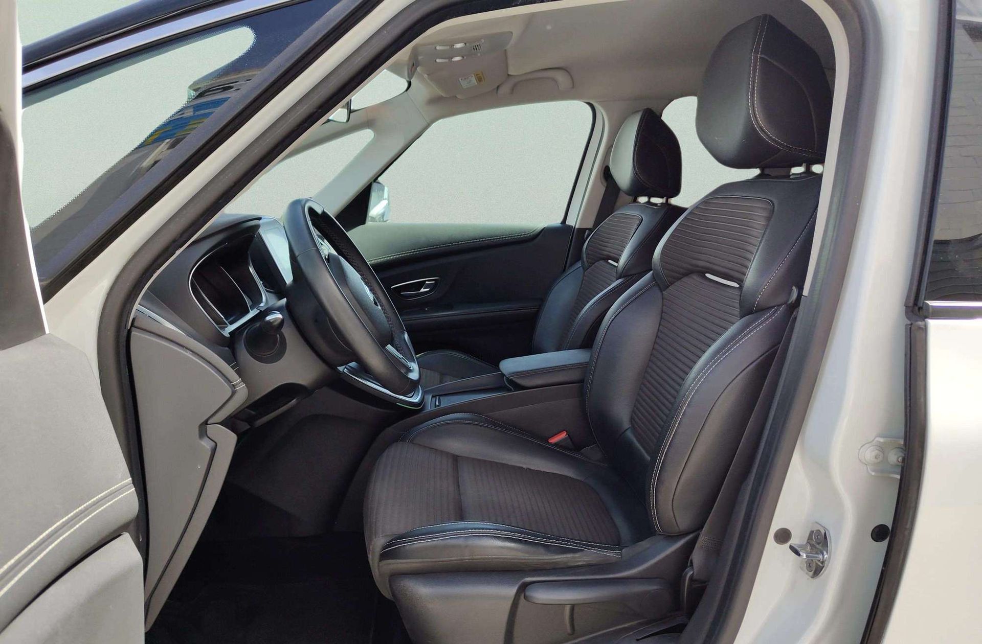 Renault Scénic Zen TCe GPF EDC - foto 14