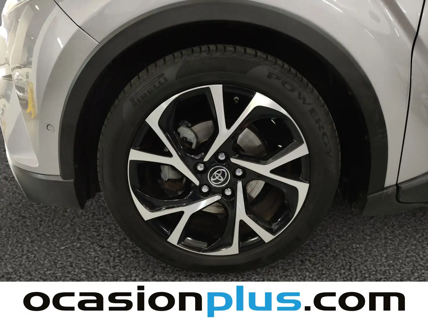 Foto Toyota C-HR Toyota C-HR 1.8 125H Advance (122 CV)