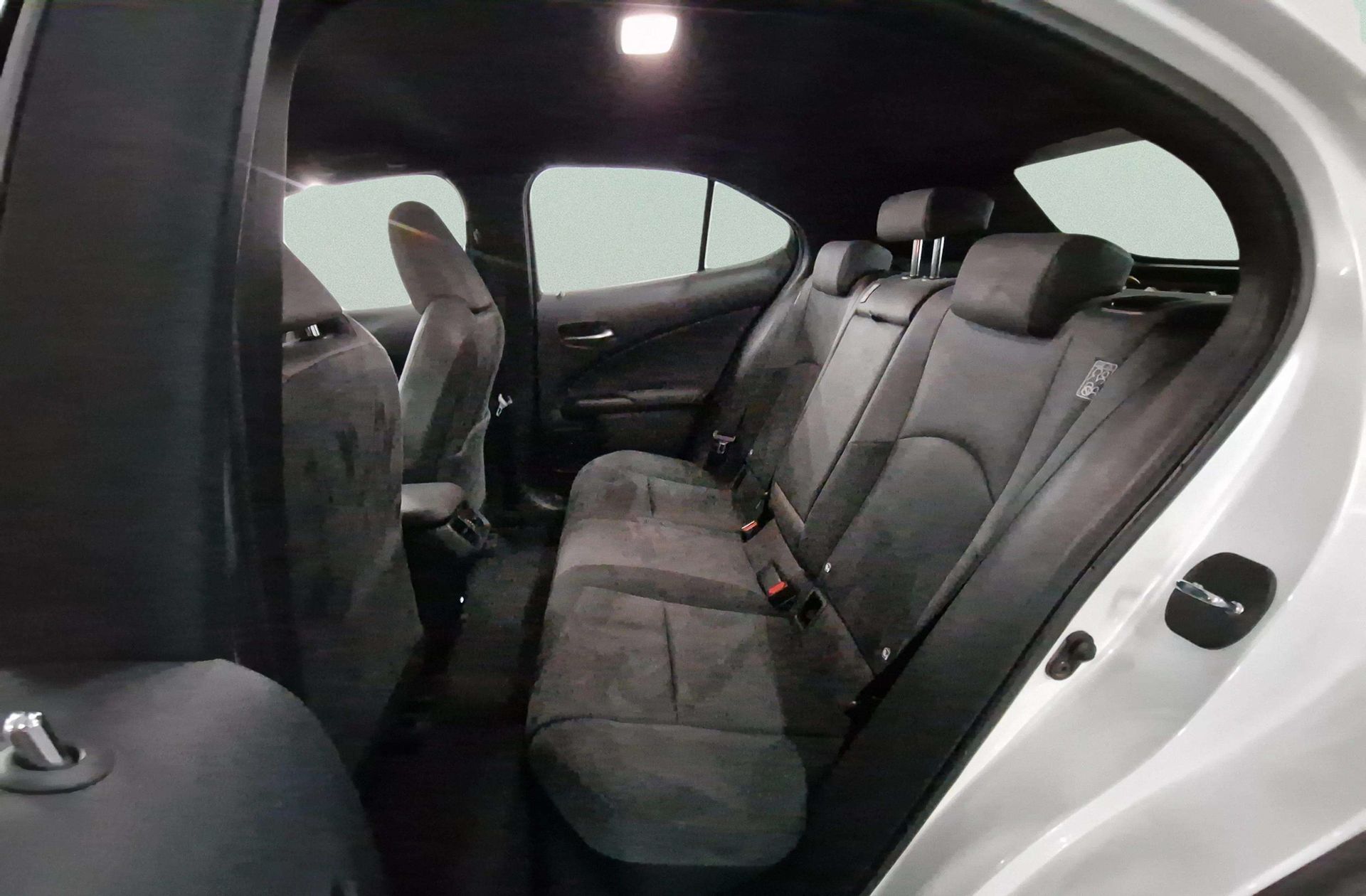Lexus UX 250h Business 2WD - foto 12