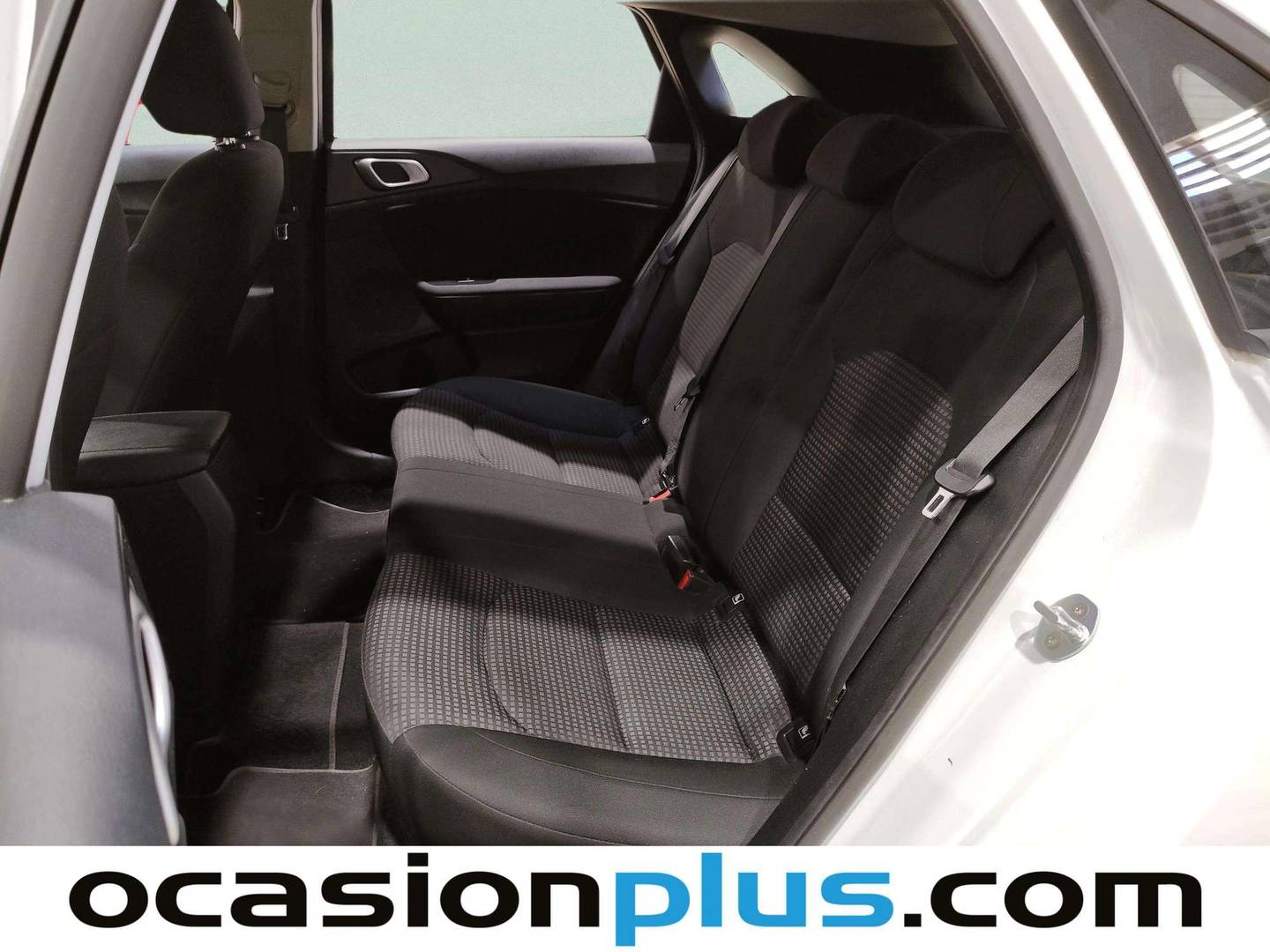 Foto asientos traseros KIA Ceed KIA Ceed 1.0 T-GDi Concept (120 CV)