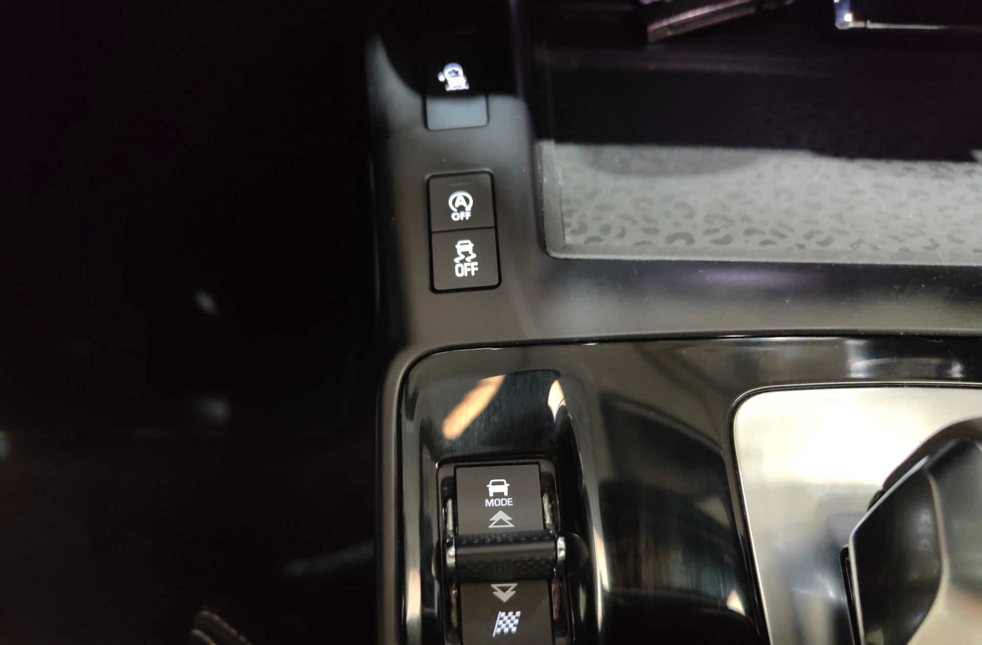Jaguar E-Pace 2.0D MHEV R-Dynamic S 4WD - foto 15