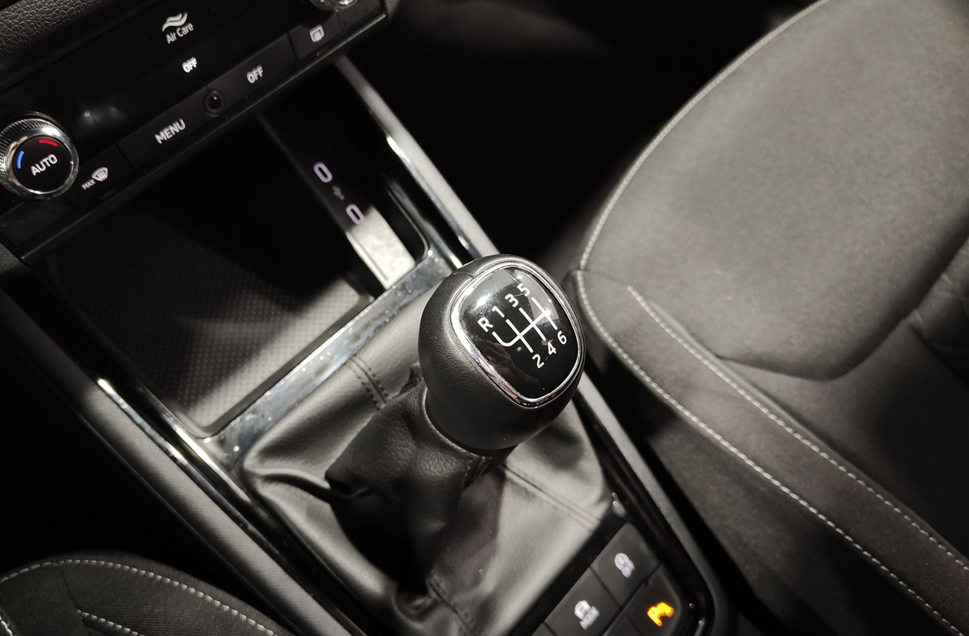Škoda Kamiq 1.0 TSI Sport - foto 6