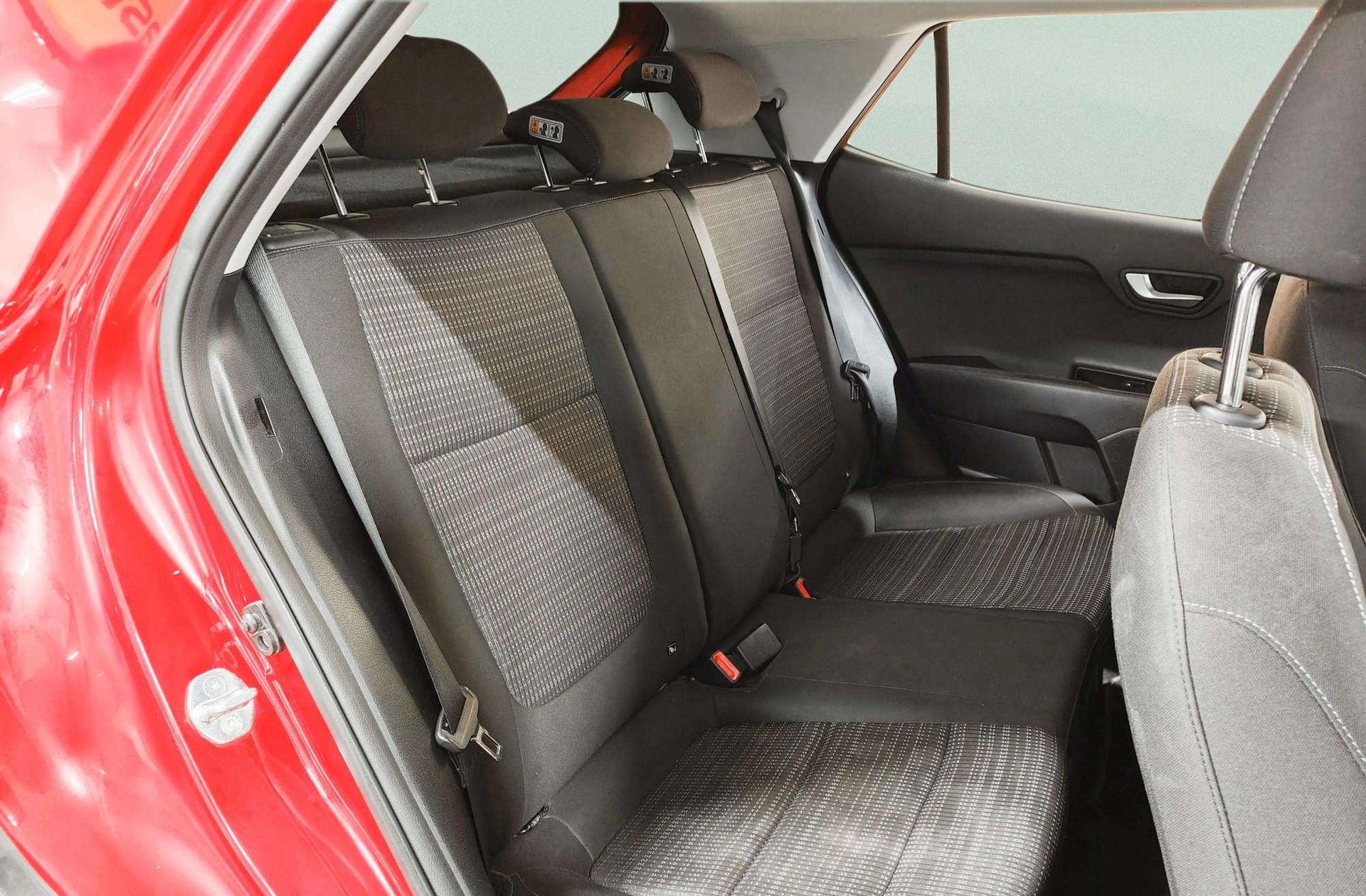 Kia Stonic 1.0 T-GDi Eco-Dynamic Drive - foto 18