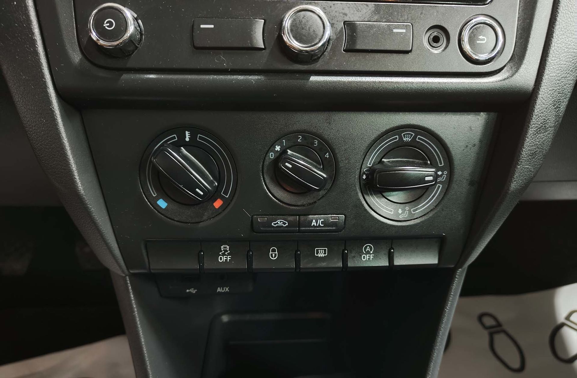 Škoda Spaceback 1.2 TSI Ambition - foto 27
