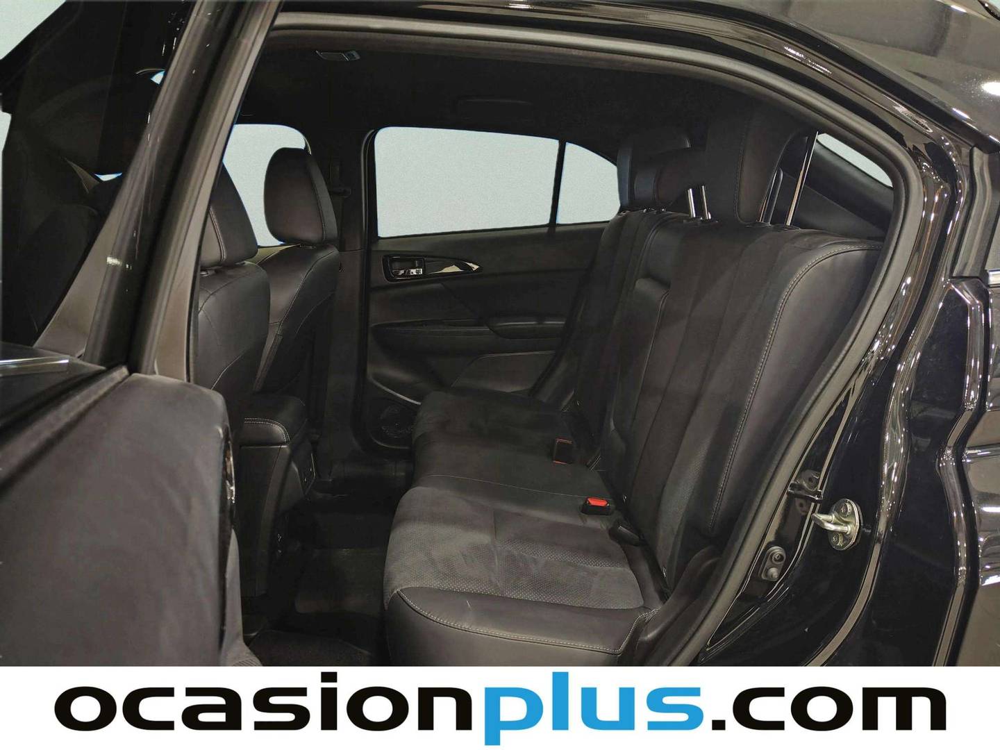 Foto asientos traseros Mitsubishi Eclipse Cross Mitsubishi Eclipse Cross 2.4 PHEV Kaiteki 4WD Auto (188 CV)